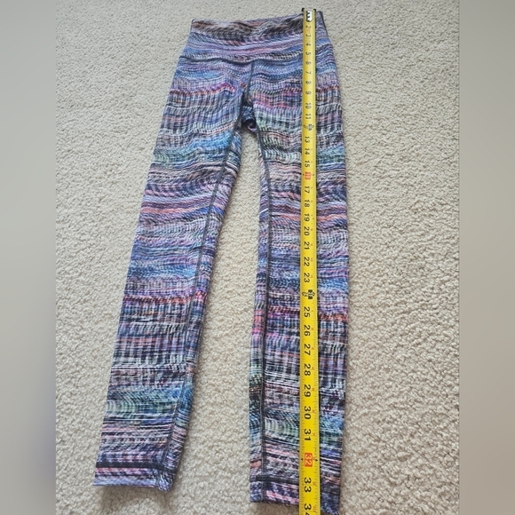 EUC LULULEMON WUNDER Train High-Rise Tight DIGITAL OASIS WHITE MULTI 23” Size 4 - Picture 5 of 16